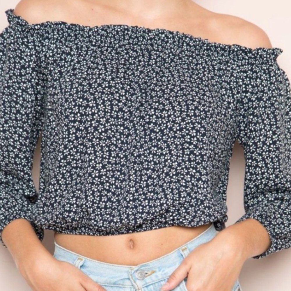 Brandy Melville off the shoulder top